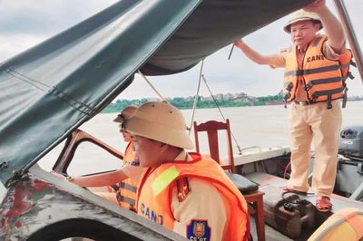 Phú Thọ siết chặt an toàn giao thông đường thủy mùa mưa bão