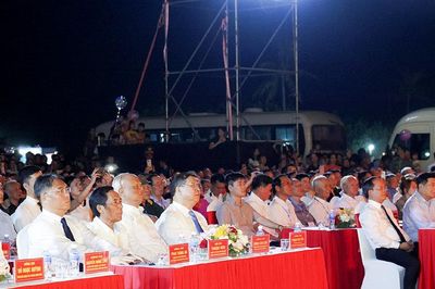 Phó Thủ tướng Thường trực Chính phủ Phạm Gia Túc dự lễ tri ân các liệt sĩ Đại đội Pháo binh 45 Hà Tĩnh