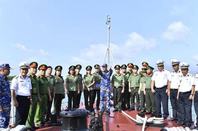 Vùng 2 Hải quân và Công an TP. Hồ Chí Minh tăng cường phối hợp bảo vệ an ninh, chủ quyền biển, đảo