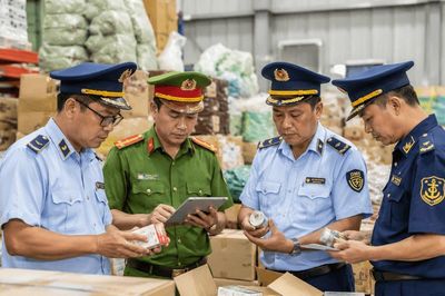 TP. Hồ Chí Minh: Đổi mới phương thức đấu tranh với hàng giả, gian lận thương mại