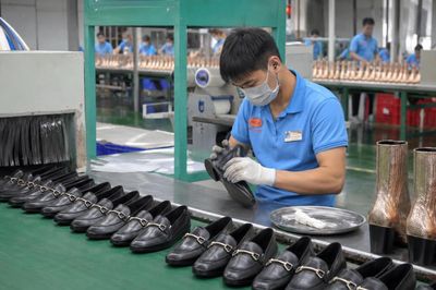 Doanh nghiệp Việt khó lớn: Những 'chi phí vô hình' đang bào mòn động lực tăng trưởng?