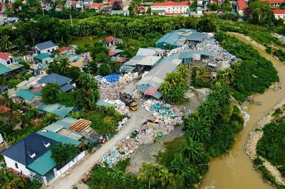 Khởi tố 3 bị can về tội 'Gây ô nhiễm môi trường'