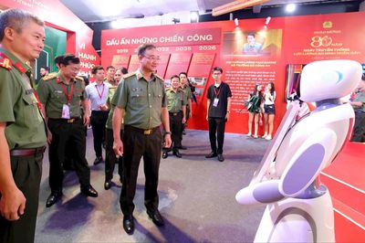 Nhiều hoạt động trải nghiệm tại triển lãm 'Tổ quốc bình yên'