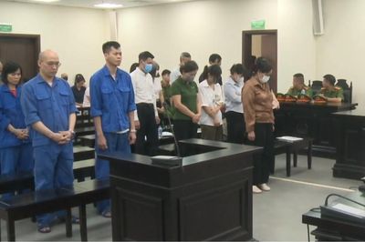 Xét xử đường dây nhận hối lộ cấp phép hành nghề y, dược tại Hà Nội