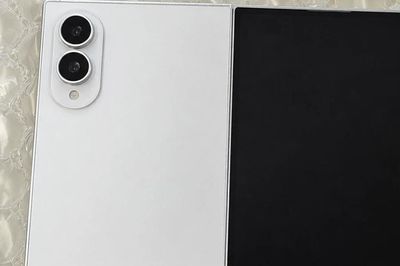Galaxy Z Fold 8 Wide có thể từ bỏ thiết kế quen thuộc - Samsung thay đổi cuộc chơi điện thoại gập?