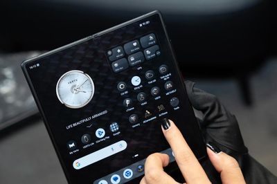Vì sao giới doanh nhân sẵn sàng chi vài trăm triệu cho smartphone?
