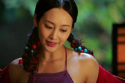 Ông bà dặn: 'Cưới vợ tránh mặt hai màu, lấy chồng né lòng hai hướng', có nghĩa là gì?