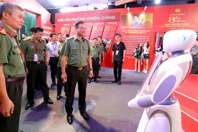 Khai mạc chuỗi sự kiện 'Tổ quốc bình yên': Lan tỏa thông điệp bảo vệ an ninh bằng công nghệ số