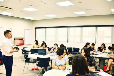 Đào tạo, bồi dưỡng, nâng cao chất lượng đội ngũ cán bộ quản lý, giáo viên