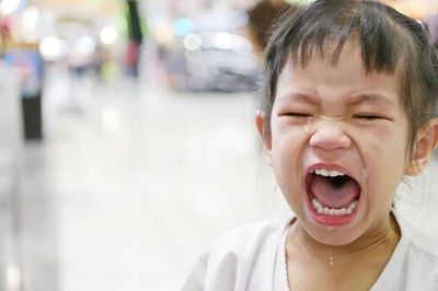 Tưởng là yêu con, nhiều cha mẹ đang làm hại con mỗi ngày vì thói quen này