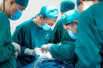 Bệnh viện công đầu tiên thuộc Sở Y tế Hà Nội cấy điện cực ốc tai thành công