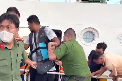 Lực lượng Công an khẩn trương triển khai cứu nạn, cứu hộ du khách gặp tai nạn trên biển Phú Quốc