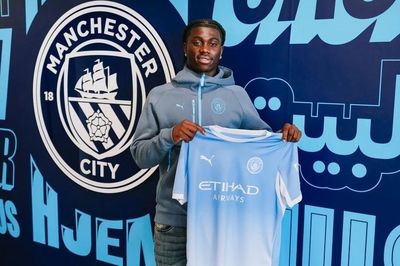 Man City chính thức đón tân binh đầu tiên