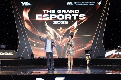 Đầu bếp Mỹ 'Thánh Liêm' Leslie Gilliams ký tặng gần 1.000 người hâm mộ tại The Grand Esports