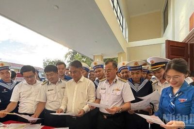 'Chiếu trúc biên cương' hướng về biển, đảo