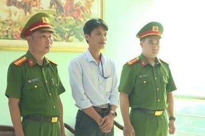 Bắt giám đốc sản xuất, bán hàng trăm tấn phân bón giả cho đối tác