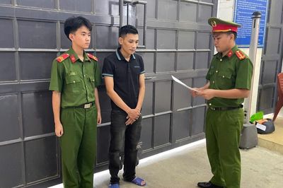 'Con nghiện' xộ khám