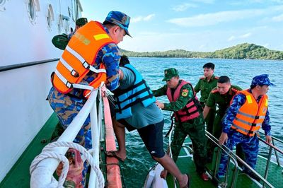 Bộ đội Biên phòng tỉnh An Giang khẩn trương phối hợp tìm kiếm, cứu nạn nạn nhân vụ lật ca nô chở khách trên vùng biển đặc khu Phú Quốc