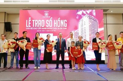 Lễ bàn giao sổ hồng căn hộ Cara River Park: Bước tiến khẳng định uy tín Chủ đầu tư Cara Group