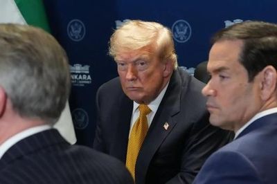 Ông Trump nói Iran muốn tiếp tục đàm phán, Tehran cảnh báo 'rắn' Israel