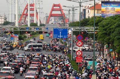 Hiện trạng đường Phạm Văn Đồng trước khi mở thêm làn hỗn hợp cho xe máy