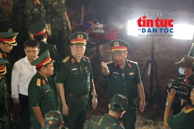 Đại tướng Nguyễn Trọng Nghĩa kiểm tra công tác quy tập hài cốt liệt sĩ tại Công viên Lê Thị Riêng