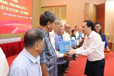 Hải Phòng: Tặng quà thương binh, bệnh binh và người có công ở 9 phường