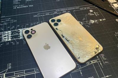 Trào lưu kỳ lạ: Đập vỡ iPhone để trông 'nam tính' hơn