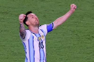 Huyền thoại Thụy Sĩ chỉ cách ngăn Messi, tuyên bố không e ngại Argentina