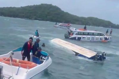 Lật ca nô chở khách trên biển Phú Quốc, khẩn trương cứu hộ