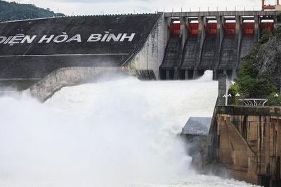 11 giờ trưa nay (11/7), hồ thủy điện Hòa Bình sẽ mở 1 cửa xả đáy