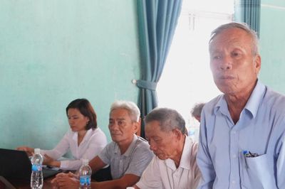 Lãnh đạo phường Quảng Phú đối thoại với người dân