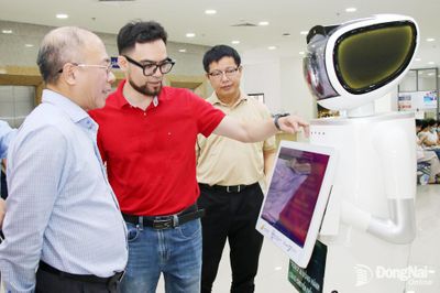 Hướng tới trung tâm công nghệ cao