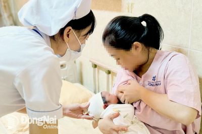 Dinh dưỡng đúng cách cho phụ nữ mang thai và nuôi con bằng sữa mẹ