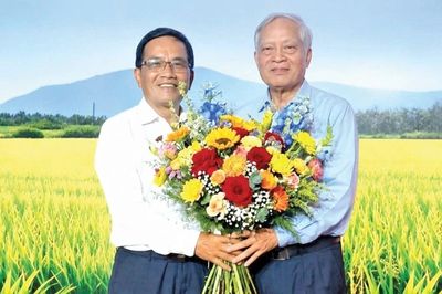 Từ hạt gạo viết nên hồn xứ sở