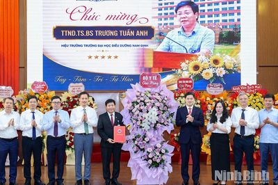 Công bố Quyết định bổ nhiệm Hiệu trưởng Trường Đại học Điều dưỡng Nam Định