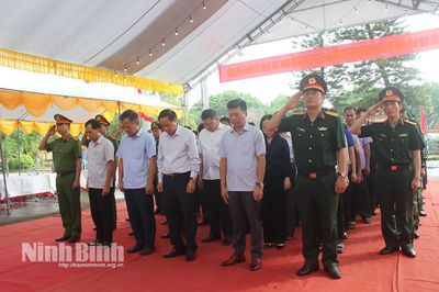 Xã Ý Yên triển khai lấy mẫu hài cốt liệt sĩ đối với các phần mộ chưa xác định được thông tin