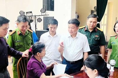 Thu nhận mẫu ADN thân nhân liệt sĩ tại khu vực Cao Phong