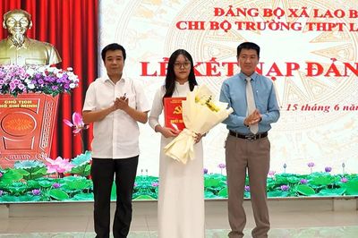 Toàn tỉnh kết nạp 1.946 đảng viên trong 6 tháng đầu năm
