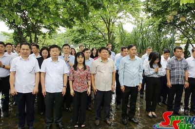 Đảng bộ Ủy ban Công tác đại biểu của Quốc hội dâng hương tại Khu Di tích lịch sử lưu niệm Trung đoàn 52 Tây Tiến