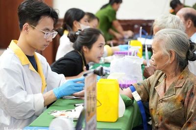 Tiếp nhận mẫu sinh phẩm ADN của thân nhân liệt sĩ ở 4 xã, phường