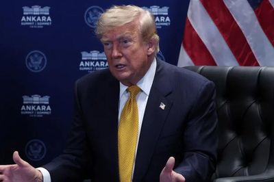Tổng thống Trump phát thông điệp bất ngờ về Iran