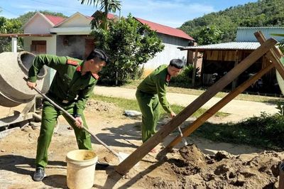 'Gần dân nhất' để giữ an ninh, trật tự nơi biên viễn Avương