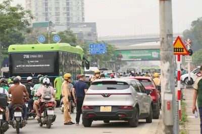 Xử lý nghiêm vi phạm dừng, đỗ xe sai quy định