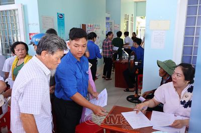 Những 'chiến sĩ áo trắng, áo xanh' gieo mầm yêu thương