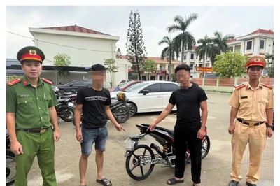 Mượn xe 'độ' quay clip đăng TikTok câu view, 2 thanh niên bị phạt gần 40 triệu đồng