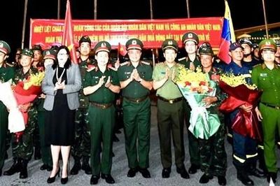 Đoàn cứu hộ Việt Nam hoàn thành xuất sắc nhiệm vụ tại Venezuela, trở về nước an toàn