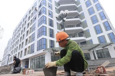 Chỉ 6 tháng đầu năm, Hà Nội đồng loạt khởi công 5 tuyến đường sắt đô thị, 107 dự án NƠXH và mạnh tay xử lý 5 điểm nghẽn lớn