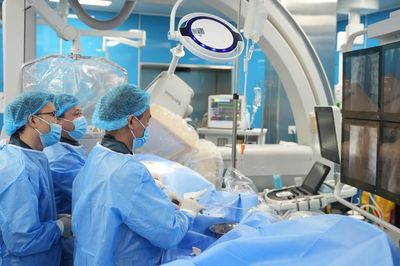 Can thiệp thành công 2 ca tim bẩm sinh bằng kỹ thuật ít xâm lấn