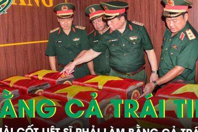 Đại tướng Nguyễn Trọng Nghĩa xúc động tại hố khai quật, dặn dò tìm hài cốt liệt sĩ bằng cả trái tim người lính